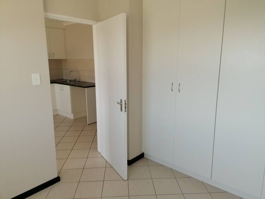 To Let 2 Bedroom Property for Rent in Buh Rein Estate Western Cape